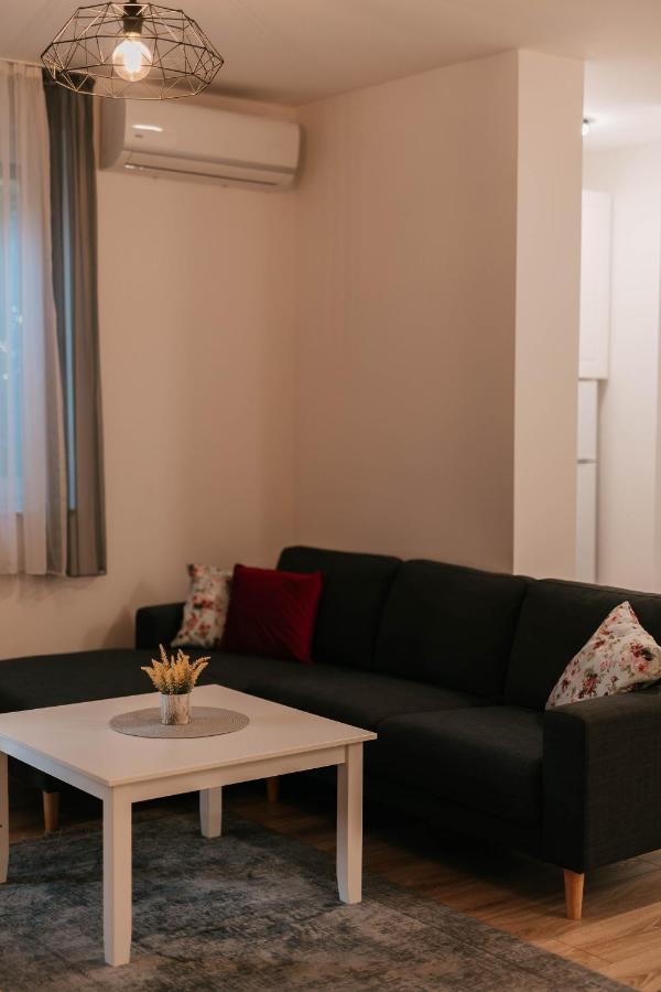 Bell Tower Apartment Mostar Bagian luar foto