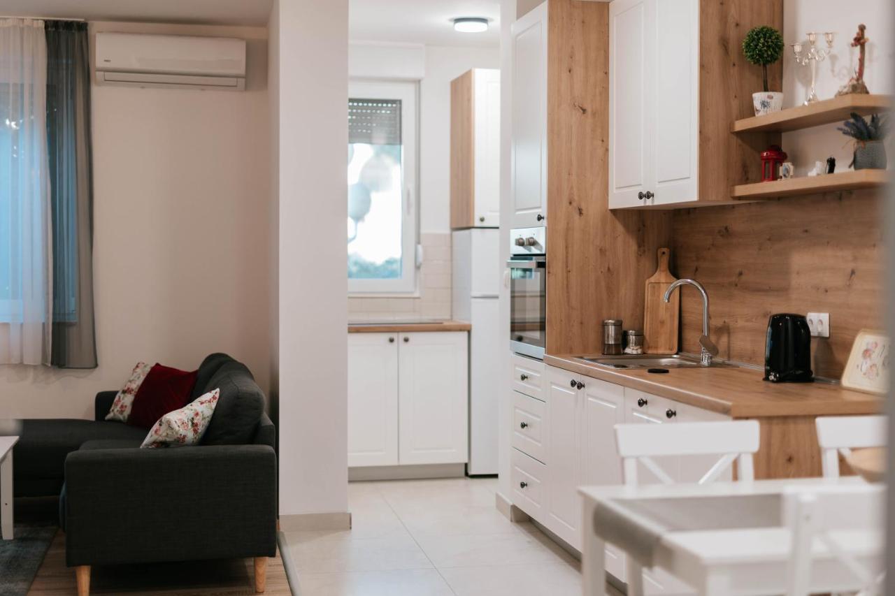 Bell Tower Apartment Mostar Bagian luar foto